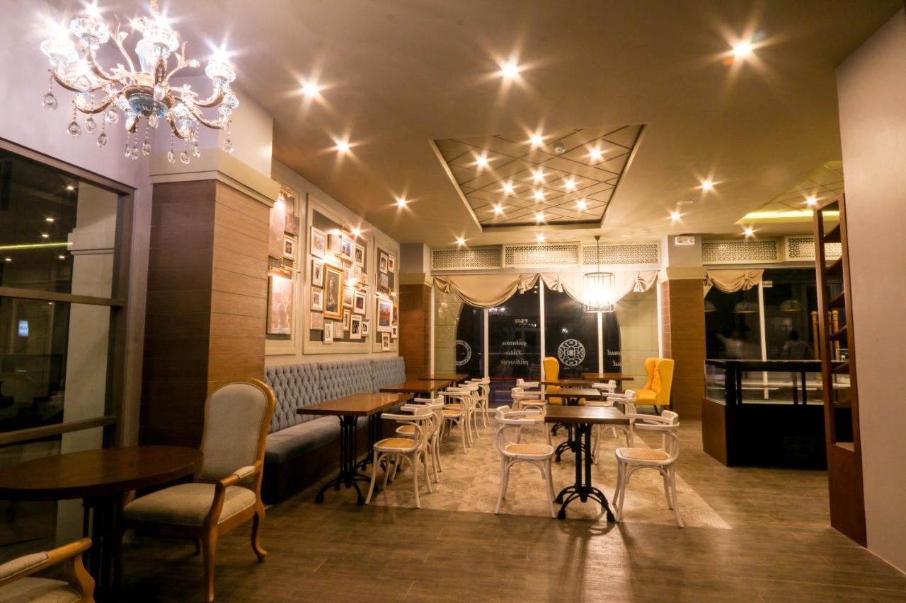 Hotel Carlito Tagaytay Tagaytay City Kültér fotó