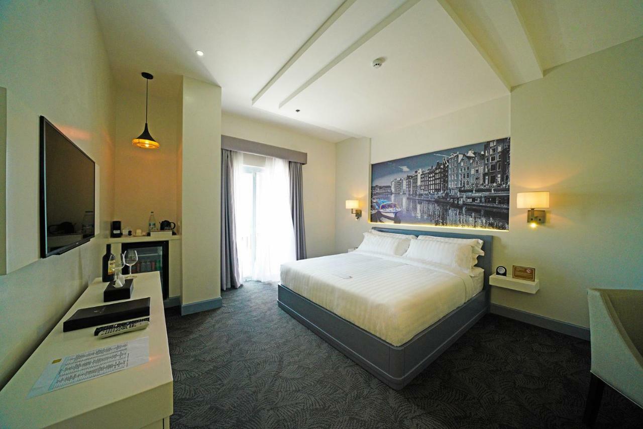 Hotel Carlito Tagaytay Tagaytay City Kültér fotó