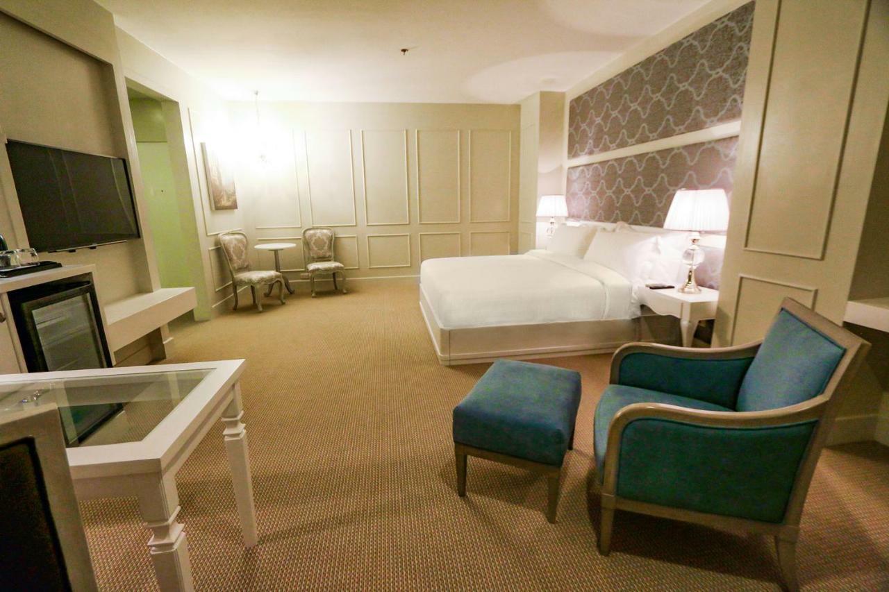 Hotel Carlito Tagaytay Tagaytay City Kültér fotó